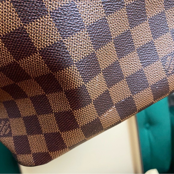 Louis Vuitton Neverfull MM tote unites timeless design in Damier Ebene canvas - Picture 7 of 16